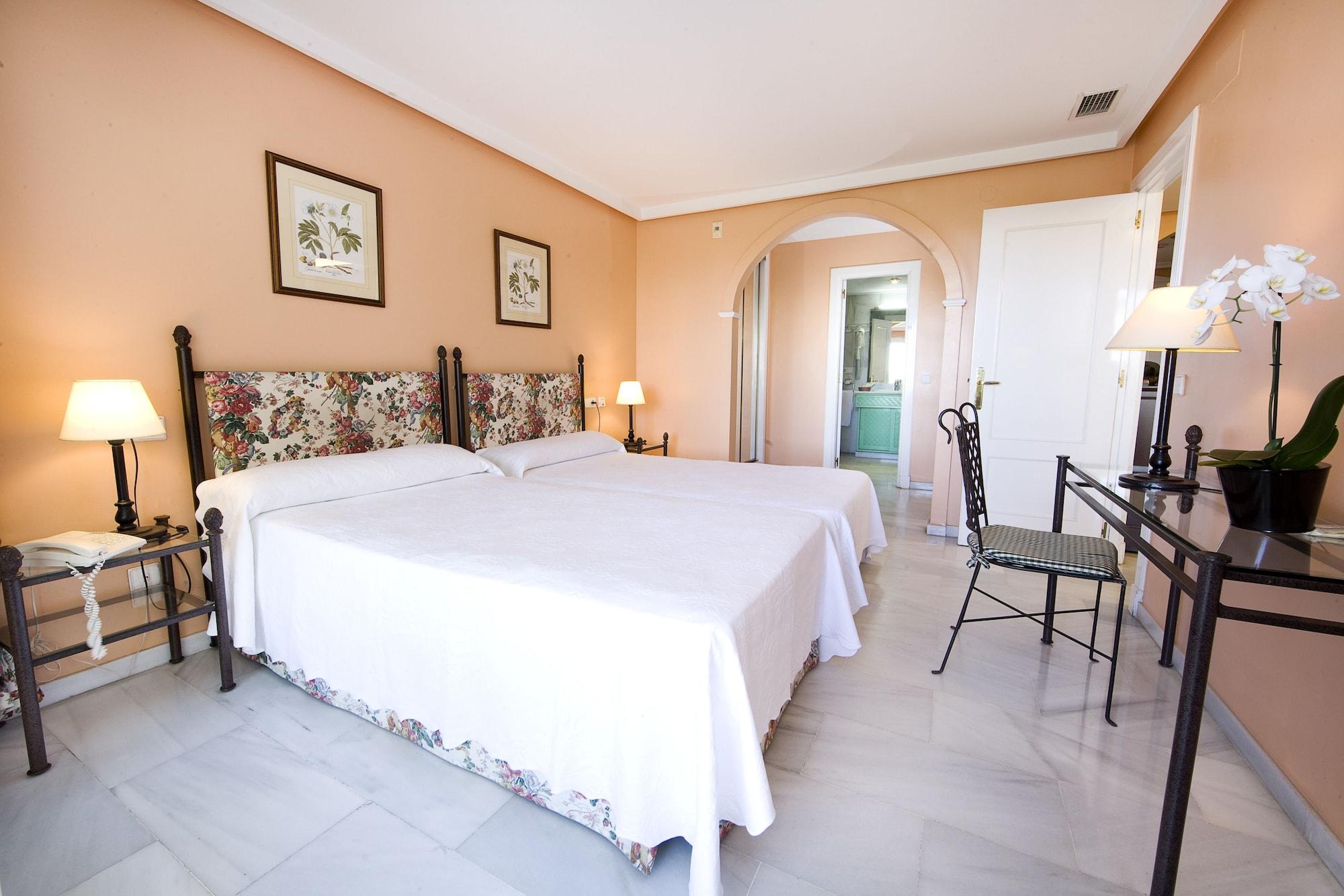 Monarque Sultan Apartment 4*